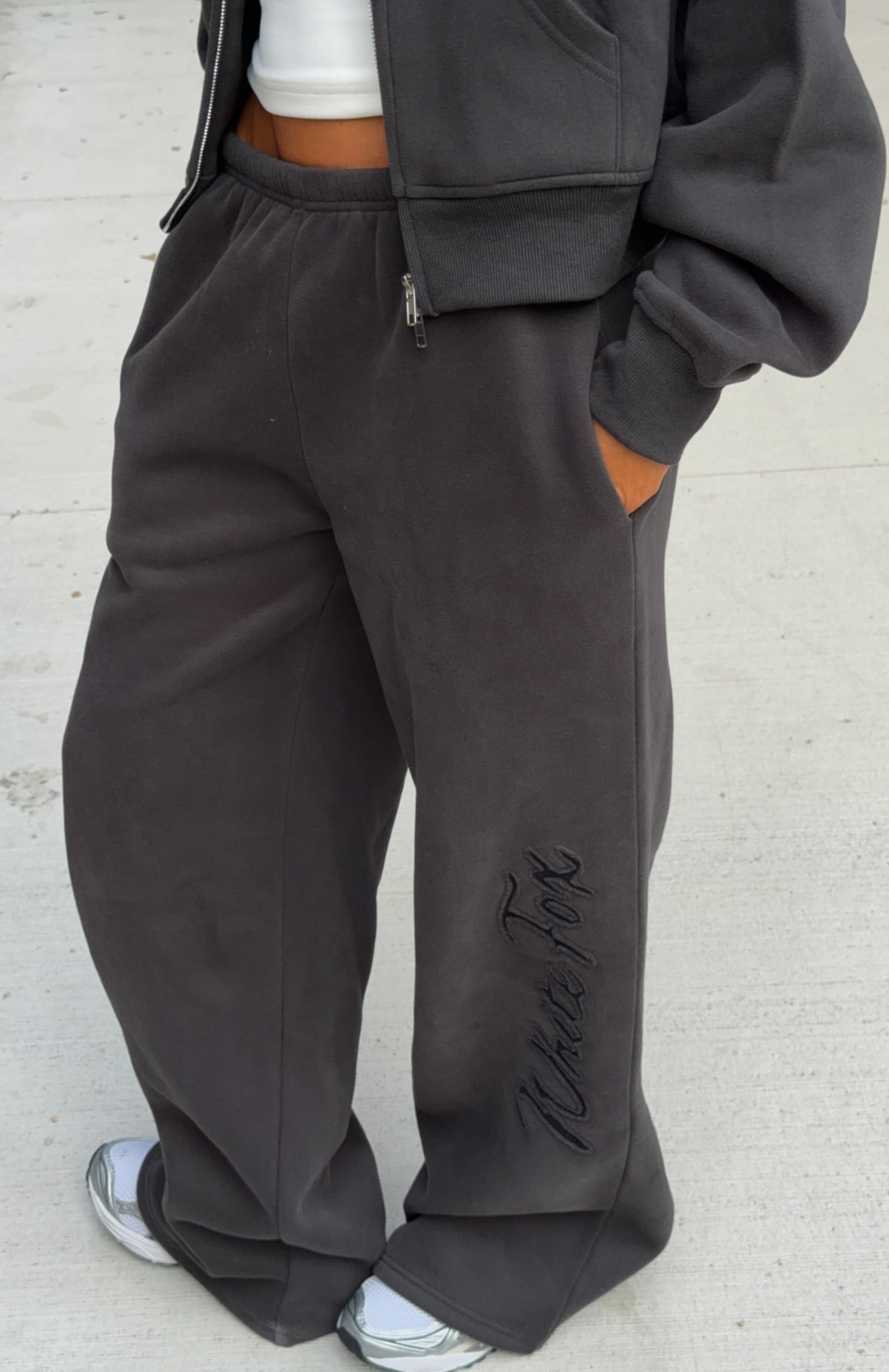 Studio 17 Willa Wide Leg Sweatpants Charcoal