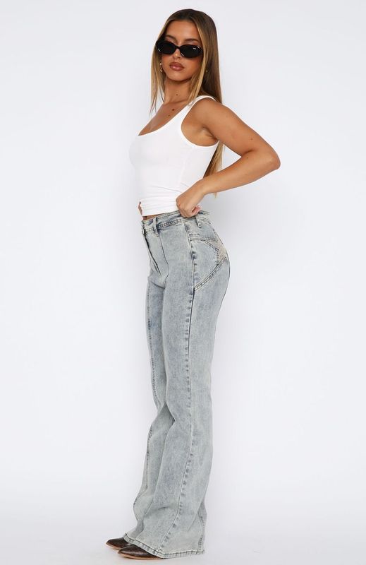 Zoe High Rise Bootleg Jeans Light Blue Acid Wash