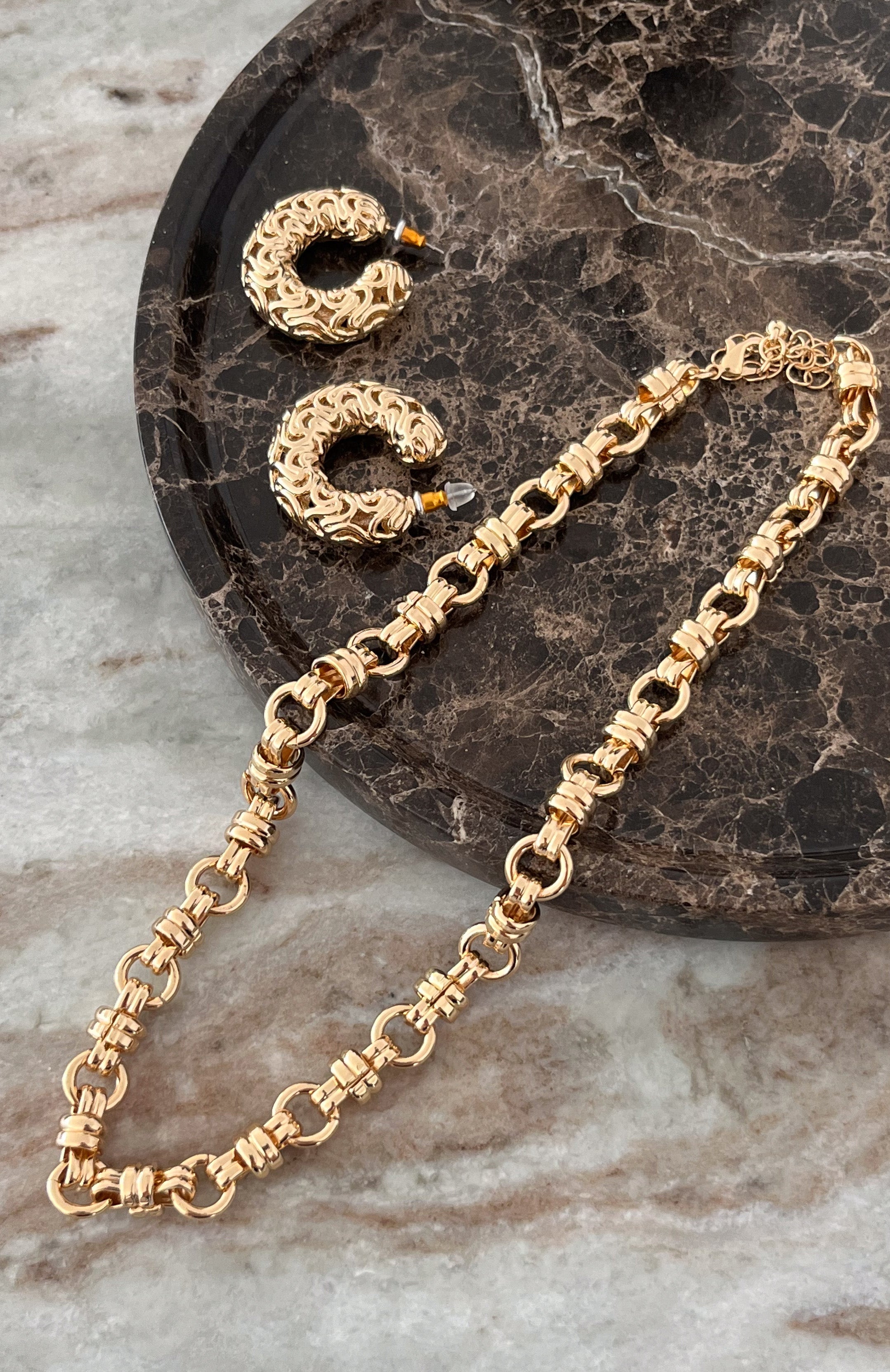 Joey Necklace Gold