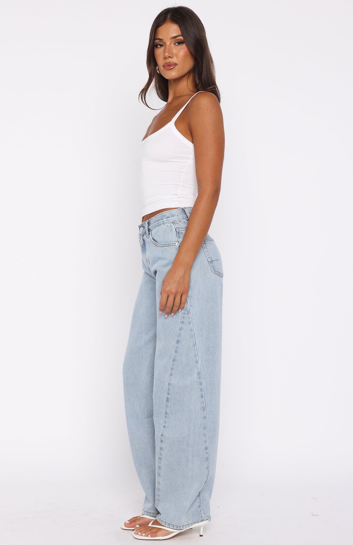 Kiara Mid Rise Barrel Leg Jeans Mid Blue Wash